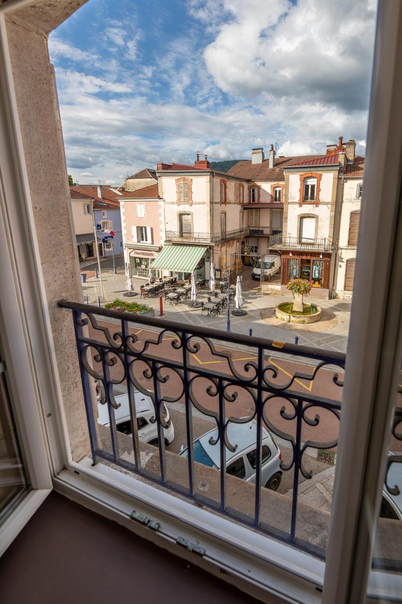 Cocon De La Belle De Vosges 3 Chambres Ремирмон Экстерьер фото